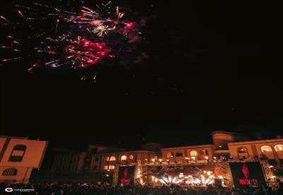 شعار الجامعة